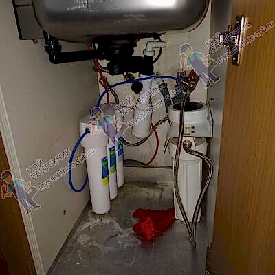 Установка фильтров трехступенчатой очистки воды